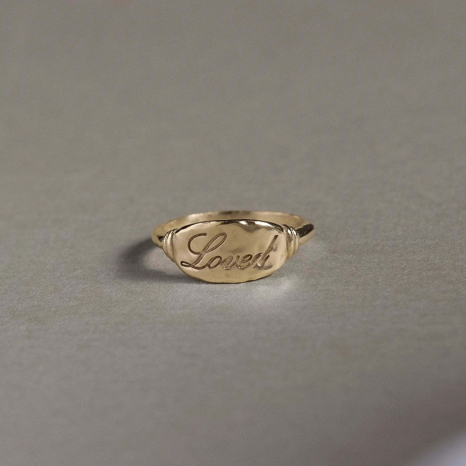 9ct Gold Loved Ring - Image 3